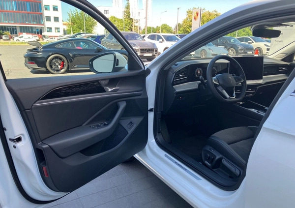 Volkswagen Passat cena 215373 przebieg: 5, rok produkcji 2024 z Koszalin małe 379